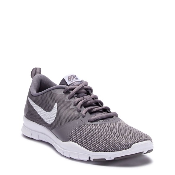 nike flex essential tr